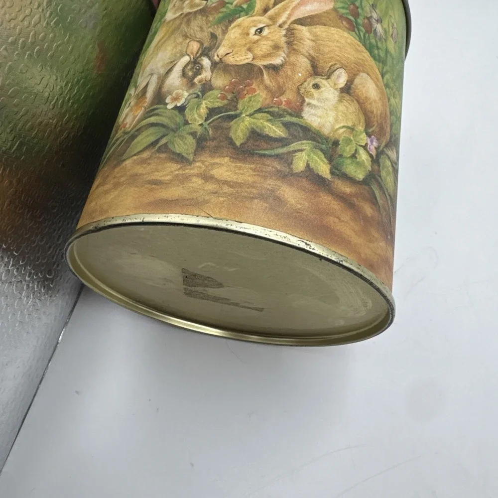 Easter Storage Tin‎ Container Cookie Treat Bunny Rabbit Family Vintage 90s Lid
